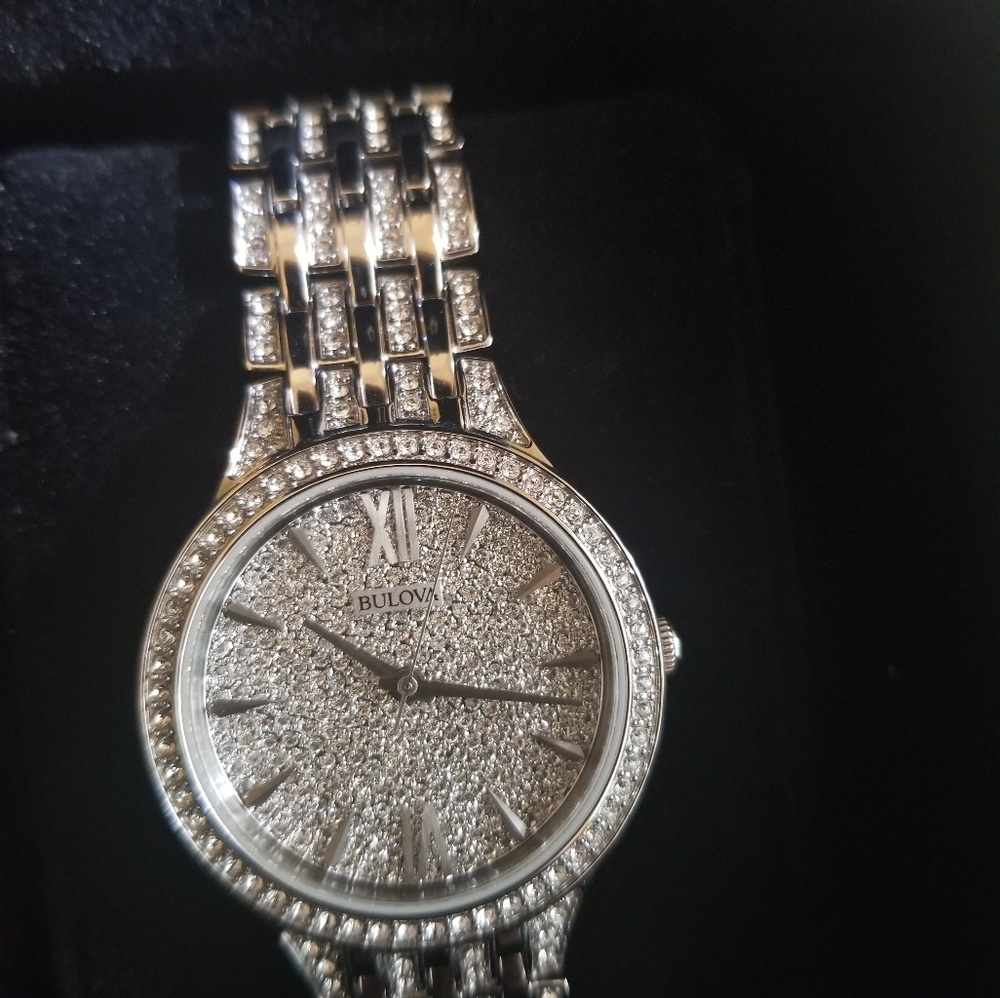 Women's watch - Picture 2 of 2